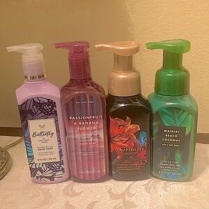 🌺Bath & Body Works tropical hand soaps bundle NWT